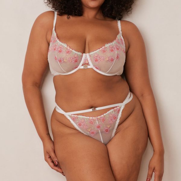 3WhiteDitsyEmbroideredBalconyBra_ThongSet-Courtney._690x 3WhiteDitsyEmbroideredBalconyBra_ThongSet-Courtney._690x