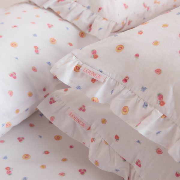 3WhiteFruitFrillEdgePillowCovers_690x-1 3WhiteFruitFrillEdgePillowCovers_690x-1