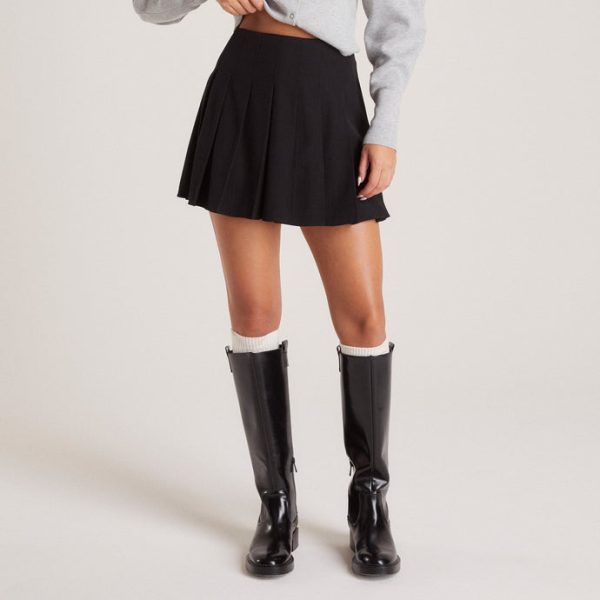 4.BlackPleatedSkirt-Imanni_690x-1 4.BlackPleatedSkirt-Imanni_690x-1