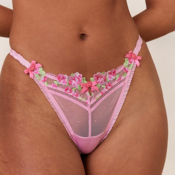 4.EdenBalconyThongOnly-Muriel_690x-6 4.EdenBalconyThongOnly-Muriel_690x-6