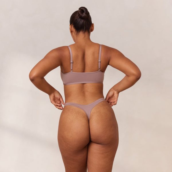 4.MauveBarelyThere-Amber_690x-2 4.MauveBarelyThere-Amber_690x-2