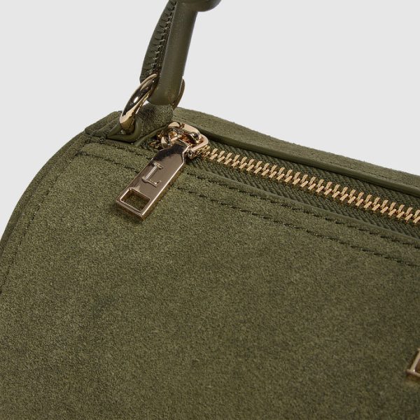 4.OliveMiffyBarrelShoulderBag_3de85a6c-48ca-4ced-9af8-e448a32ca94e_690x-4 4.OliveMiffyBarrelShoulderBag_3de85a6c-48ca-4ced-9af8-e448a32ca94e_690x-4