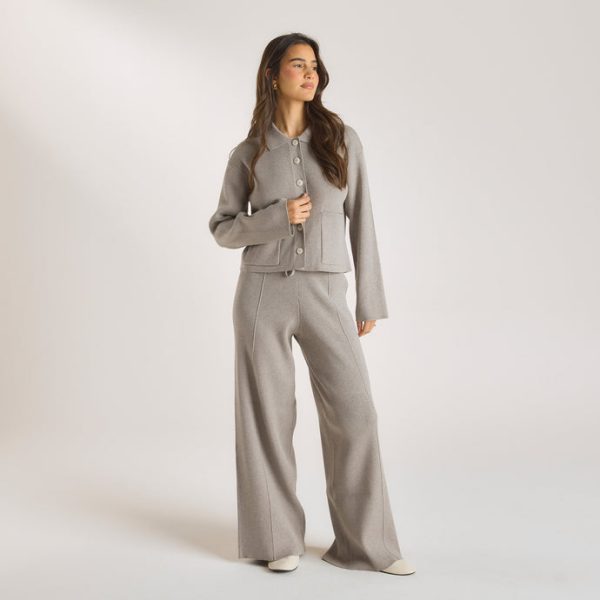 4.WarmGreyKnittedOversizedShirt_690x 4.WarmGreyKnittedOversizedShirt_690x