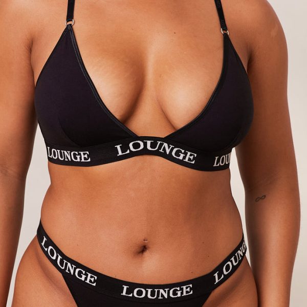 4AllBlackTriangleBra_Thong-Essence_690x 4AllBlackTriangleBra_Thong-Essence_690x