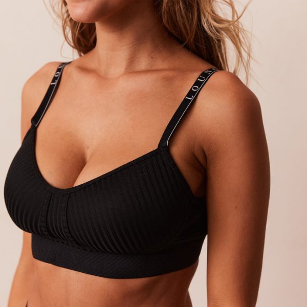 4BlackBareBraandThong-Kara_690x 4BlackBareBraandThong-Kara_690x