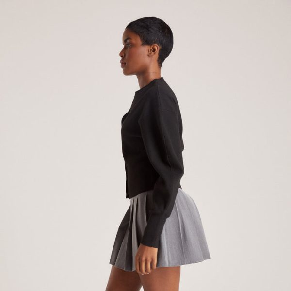 4BlackFittedCardigan-Eva_690x-2 4BlackFittedCardigan-Eva_690x-2