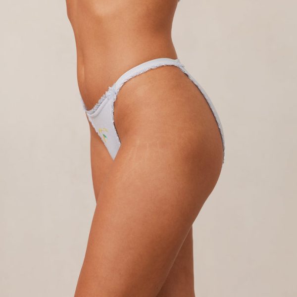 4BlueFruityBriefs-Adison_690x-3 4BlueFruityBriefs-Adison_690x-3