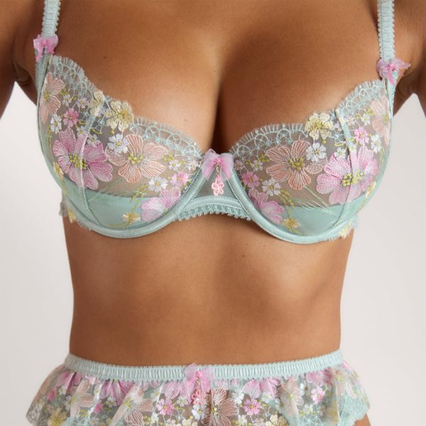 4THALIAINTIMATES_690x 4THALIAINTIMATES_690x