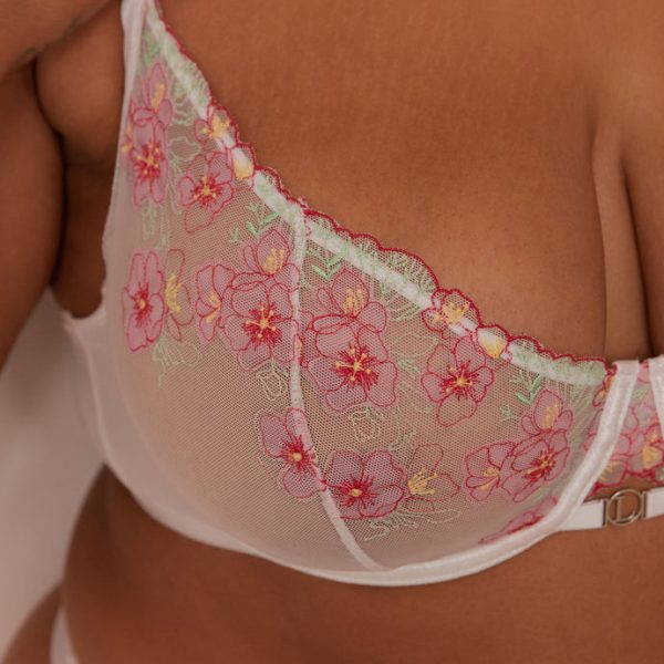 4WhiteDitsyEmbroideredBalconyBra_ThongSet-Courtney._690x-1 4WhiteDitsyEmbroideredBalconyBra_ThongSet-Courtney._690x-1