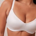 4WhiteMindfulBra_ThongDakota_690x-1
