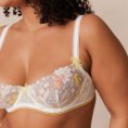 4WhiteYellowFleurBalconyBra_ThongSetLeslie_690x