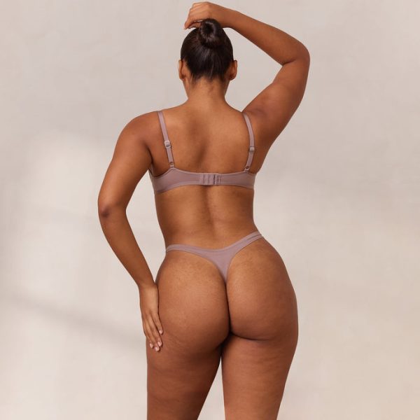 5.MauveBarelyTherePlunge-Amber_690x-3 5.MauveBarelyTherePlunge-Amber_690x-3