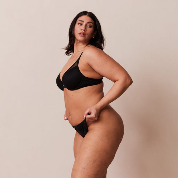 5BlackClassicPlungeT-ShirtBraandThong_690x 5BlackClassicPlungeT-ShirtBraandThong_690x