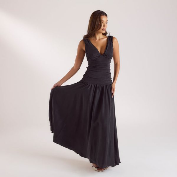 5BlackMaxiDress_690x-4 5BlackMaxiDress_690x-4