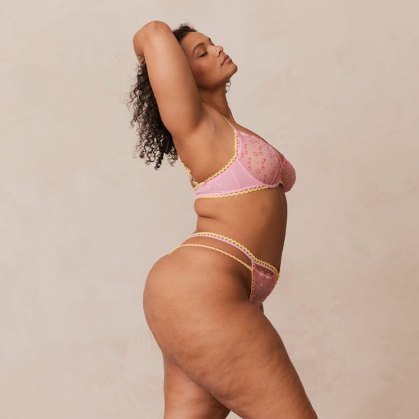 5PinkDaisyEmbroideredBalconyBra_ThongSet-Leslie_690x-2 5PinkDaisyEmbroideredBalconyBra_ThongSet-Leslie_690x-2