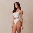 5WhiteBasicBra_ThongSet-Daniella_690x-1