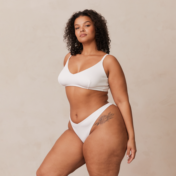 5WhiteRibbedTriangleBra_ThongLeslie_690x-2 5WhiteRibbedTriangleBra_ThongLeslie_690x-2