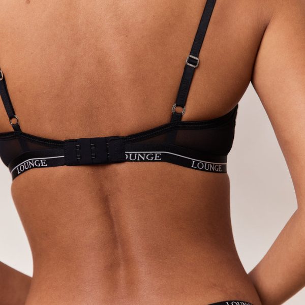 6.BlackEntice-Muriel_690x-1 6.BlackEntice-Muriel_690x-1