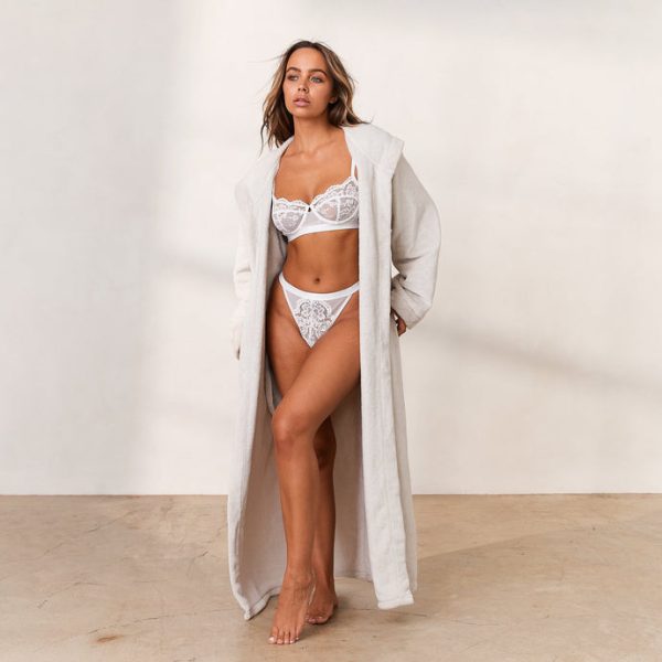 6.PearlCuddlemeGown-Adison_6dcfcae2-bf6a-4aa4-9eb4-c71cb3b0a32c_690x 6.PearlCuddlemeGown-Adison_6dcfcae2-bf6a-4aa4-9eb4-c71cb3b0a32c_690x