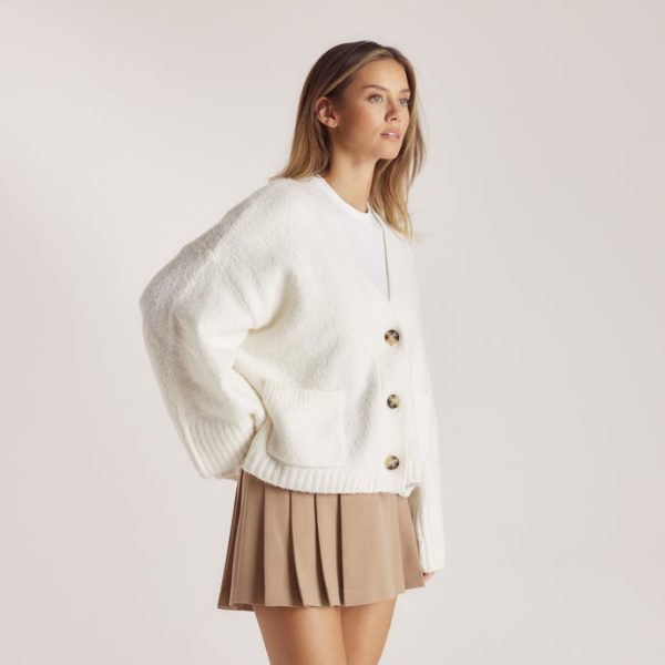 6CremeOversizedCardigan-Nicola_690x-3 6CremeOversizedCardigan-Nicola_690x-3