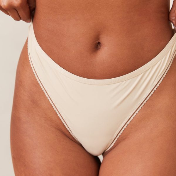 8LatteComfortBraandThong-Muriel_690x 8LatteComfortBraandThong-Muriel_690x