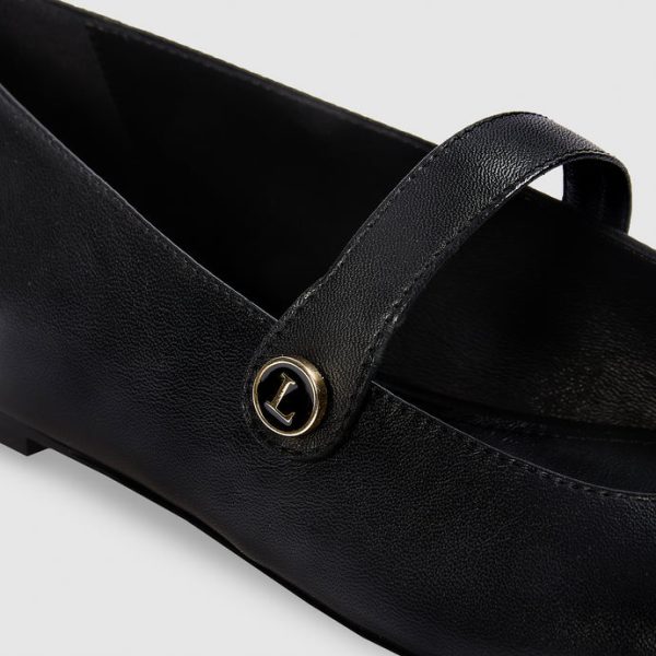 ABOUT_BLACKMARYJANE_690x-3 ABOUT_BLACKMARYJANE_690x-3