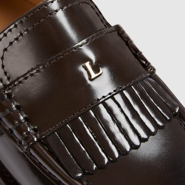 ABOUT_BROWNLOAFERS_690x ABOUT_BROWNLOAFERS_690x