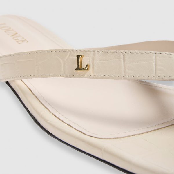 ABOUT_CREAM-FLIPFLOPS_690x-2 ABOUT_CREAM-FLIPFLOPS_690x-2