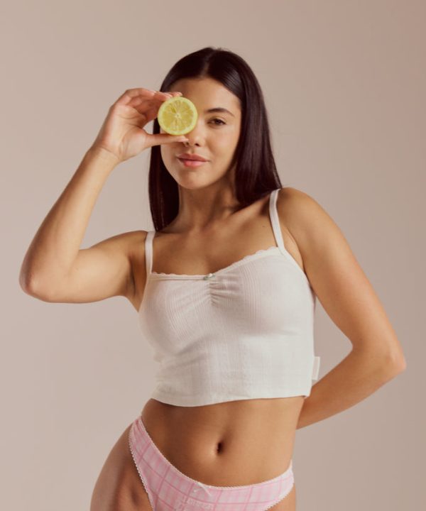 ABOUT_CREAMCAMITOP_690x-1 ABOUT_CREAMCAMITOP_690x-1