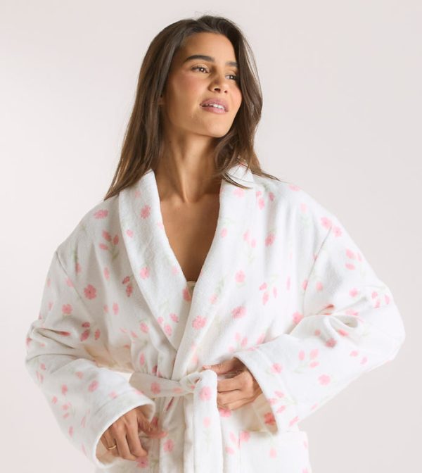 ABOUT_DRESSINGROBE_690x-2 ABOUT_DRESSINGROBE_690x-2