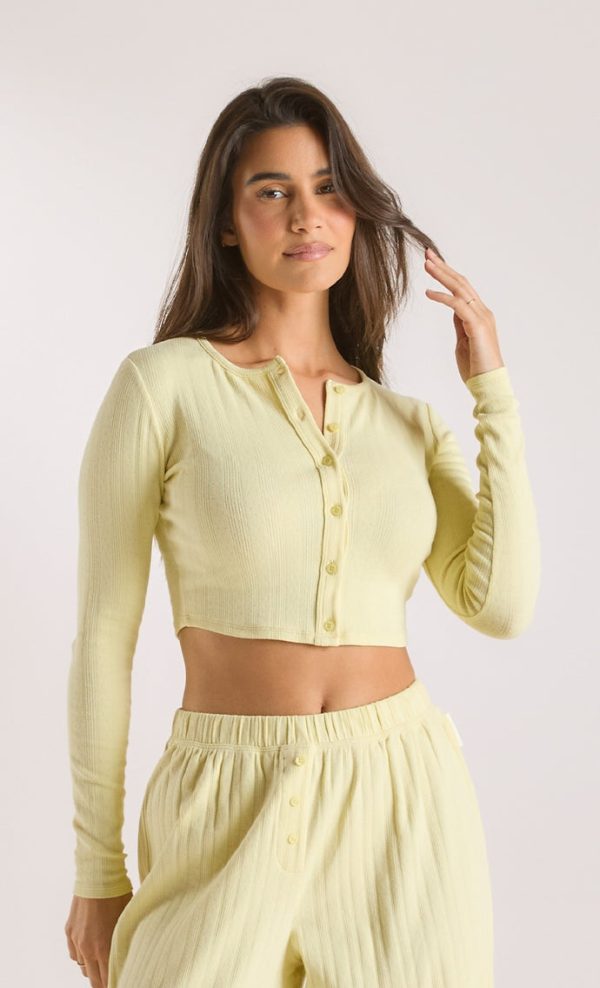 ABOUT_YELLOWCARDIGAN_690x-1 ABOUT_YELLOWCARDIGAN_690x-1