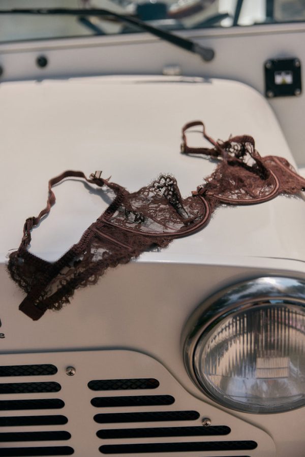 About_Choc-Plunge-Bra_690x-5 About_Choc-Plunge-Bra_690x-5